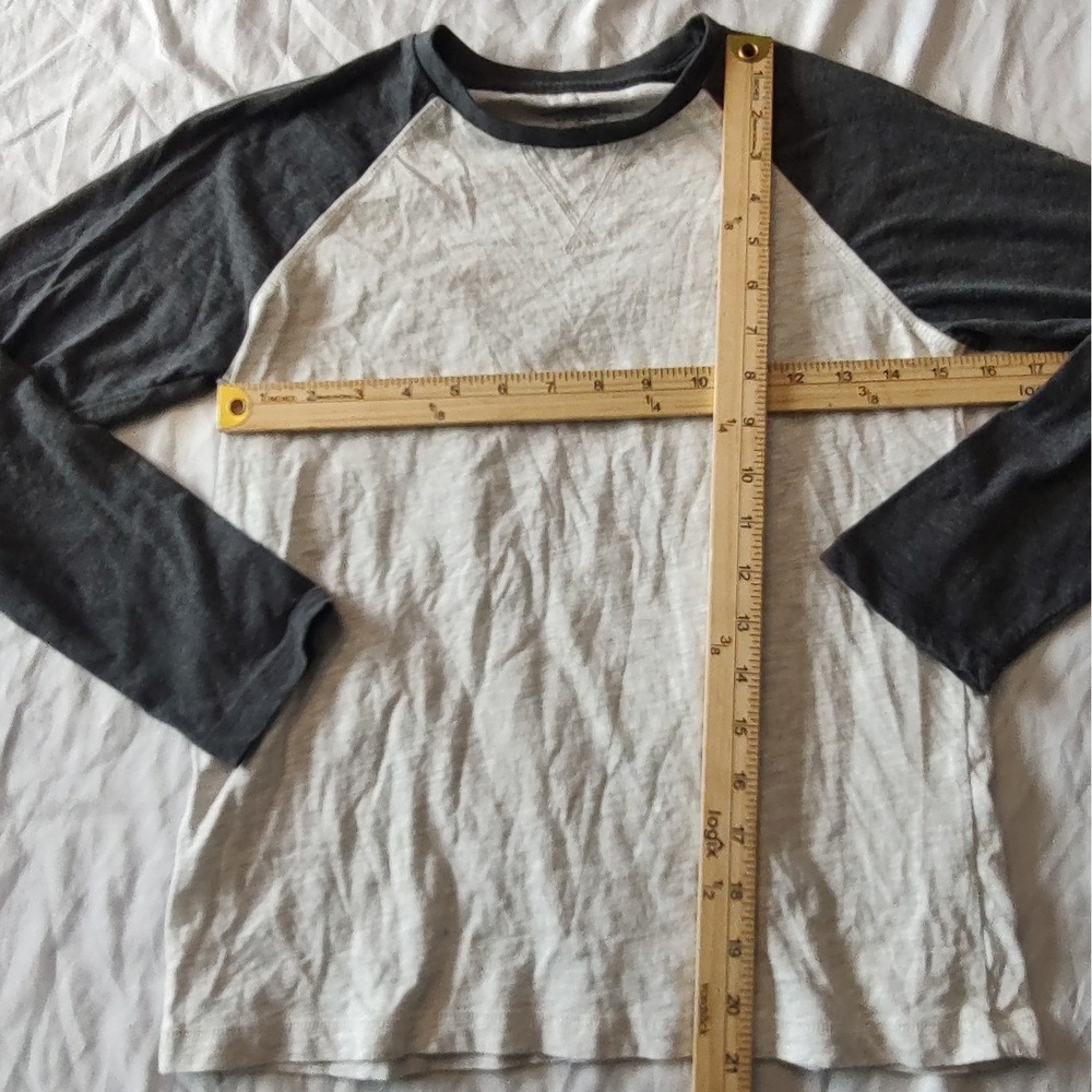 Tommy Hilfiger Raglan Baseball Tee Kids M 12/14 Gray Excellent Long Sleeve Logo